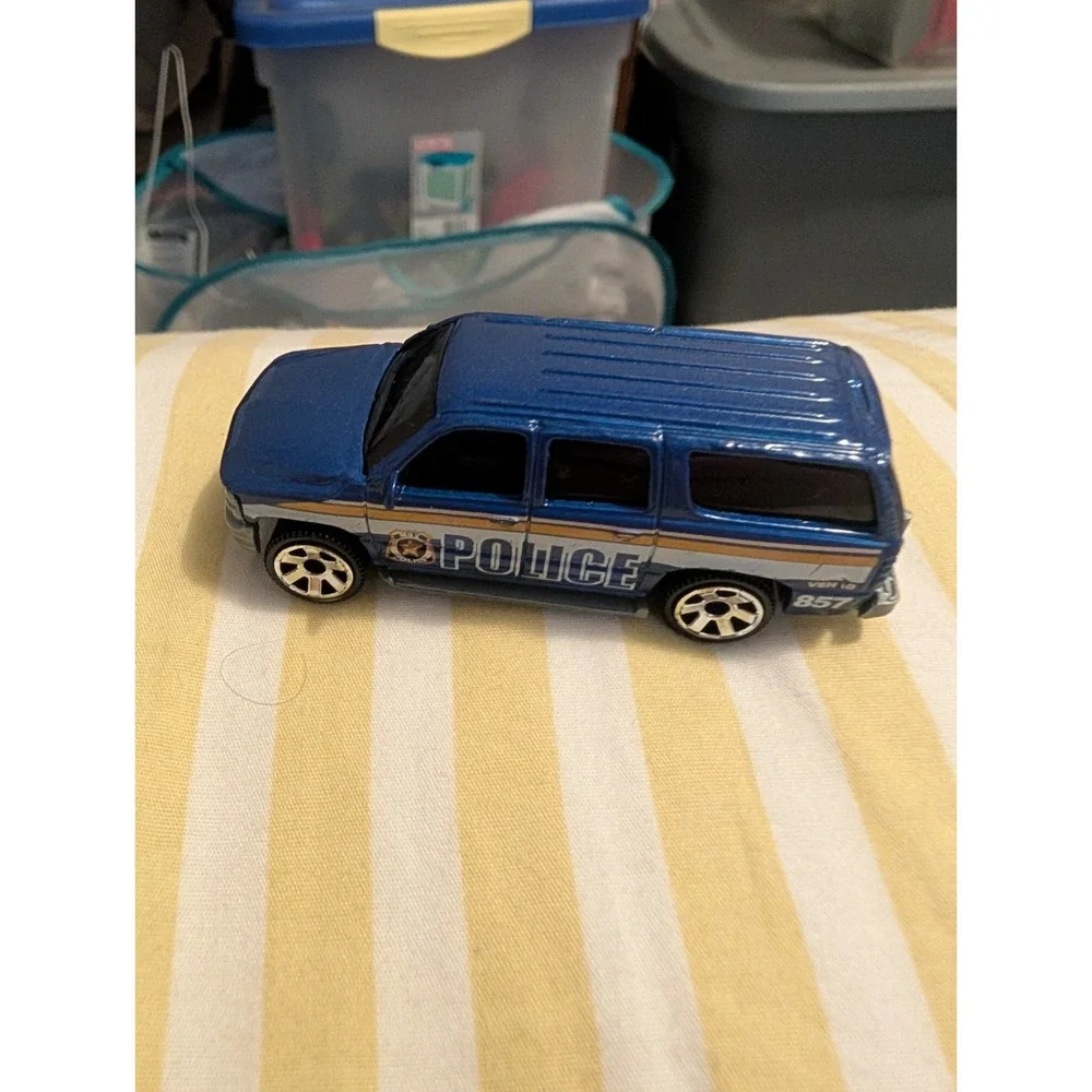 1999 MATCHBOX 2000 CHEVROLET SUBURBAN #857 BLUE 1:76 DIECAST 3